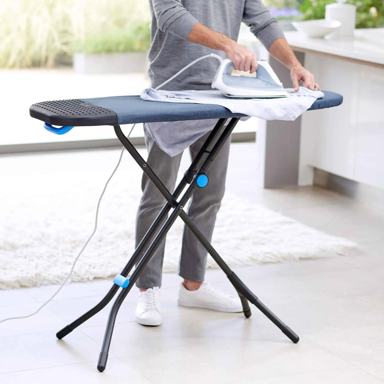 Joseph Joseph Glide Plus 130cm Blue Ironing Board