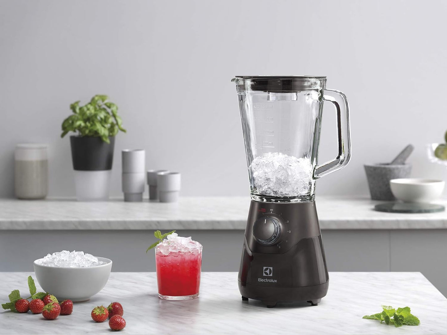 Electrolux Blender 700W 1.5Lt Glass Jar